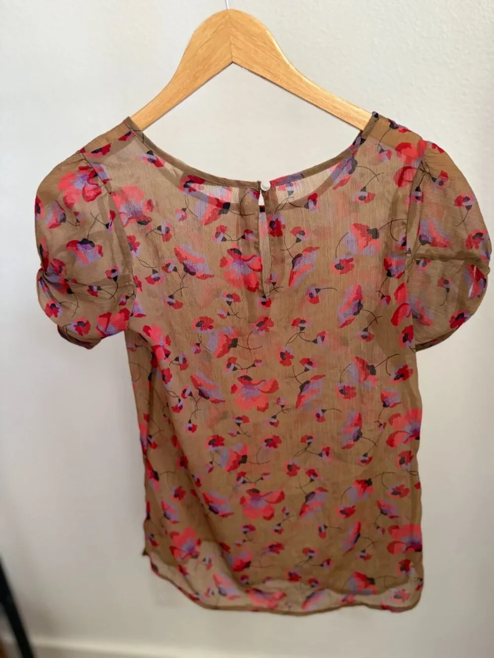 Old Navy Sheer Tan Floral Short Puff Sleeve Keyhole Back Blouse Top Size XS